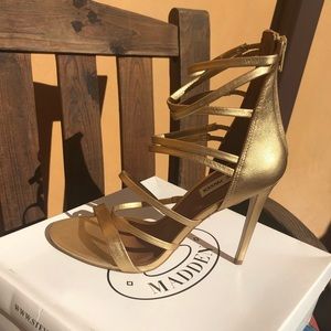 NEW STEVE MADDEN GOLD HEELS